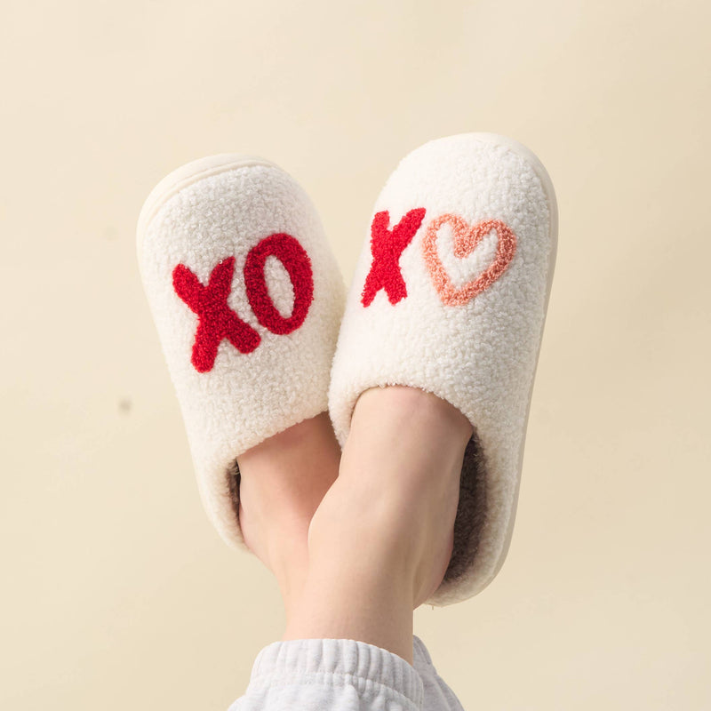 Fuzzy Slippers - XOXO: M/L (Women&