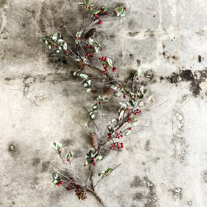 Iced Fairfield Holly Garland